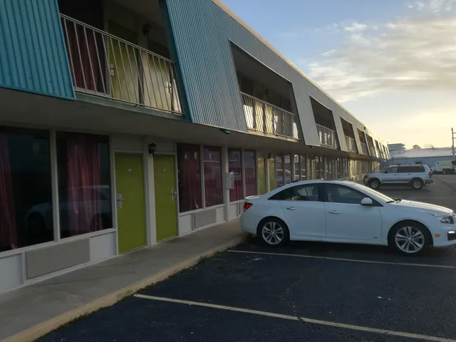 Moonrider Inn & Suites