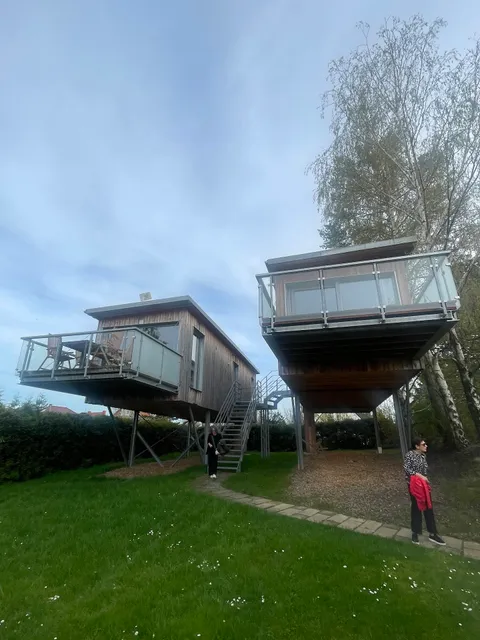 Baumhaus- und Loungehausübernachtung Roland Barche