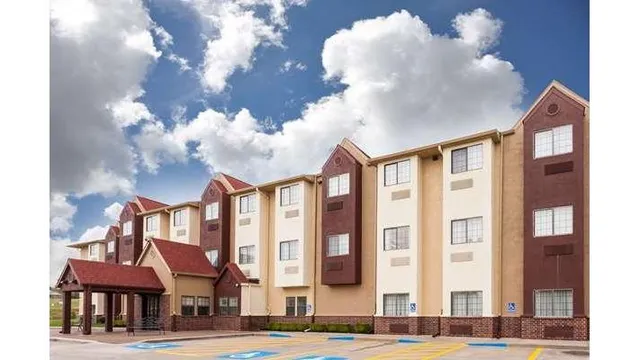 Days Inn by Wyndham near Kansas Speedway