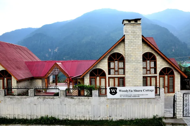 WoodyVu Shuru Cottage