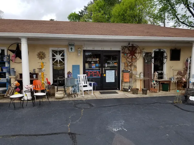 Browns Crossing Antique Market, LLC