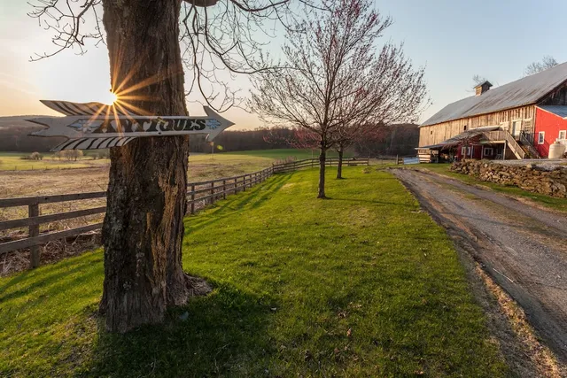 Inn at Buck Hollow Farm Bed and Breakfast