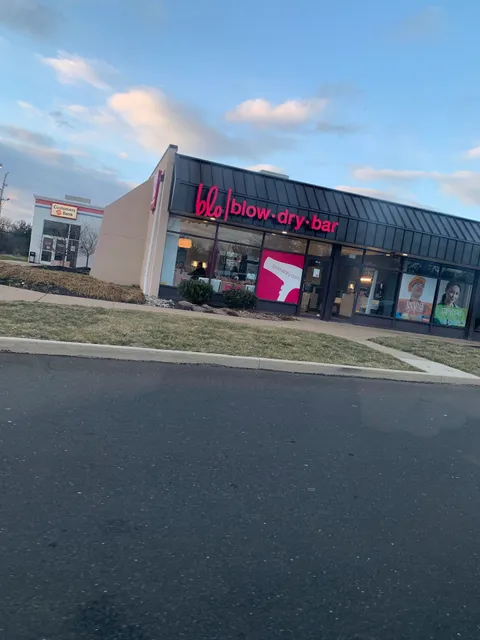 Summit Square Shopping Center