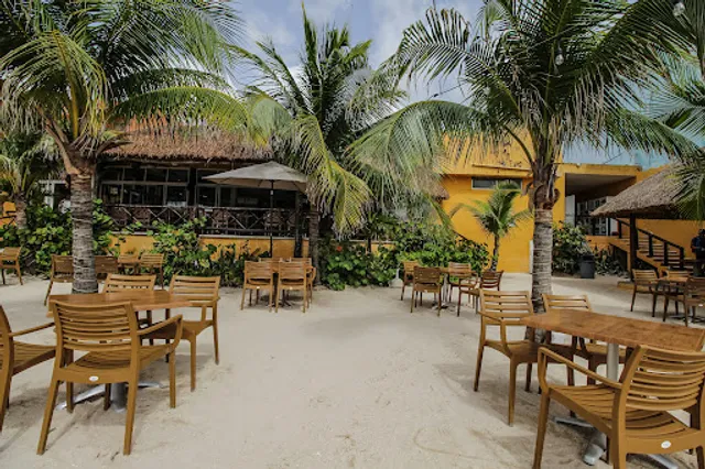 Jeanie's Restaurant & Beach Club