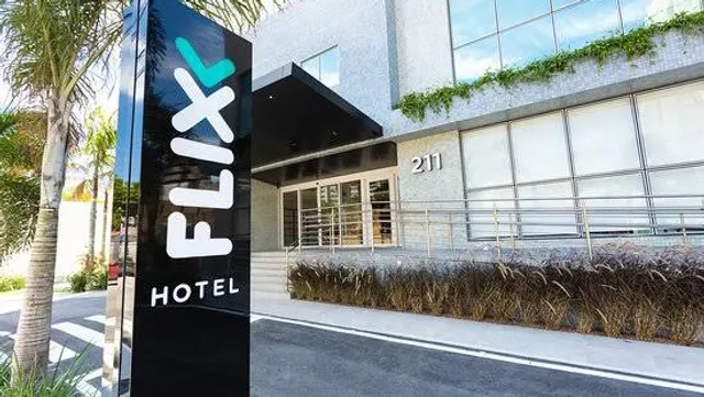 Flix Hotel