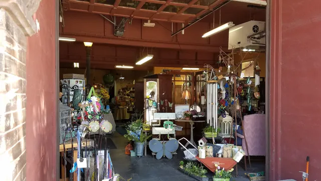 Willow & Ivy Gift Shop