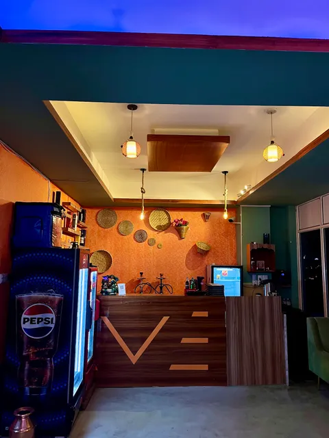 Cafe Claro and Thakali