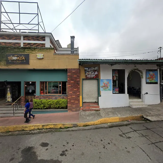 Coctelería y Mariscos Lolos