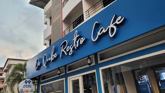 De Qube restro cafe