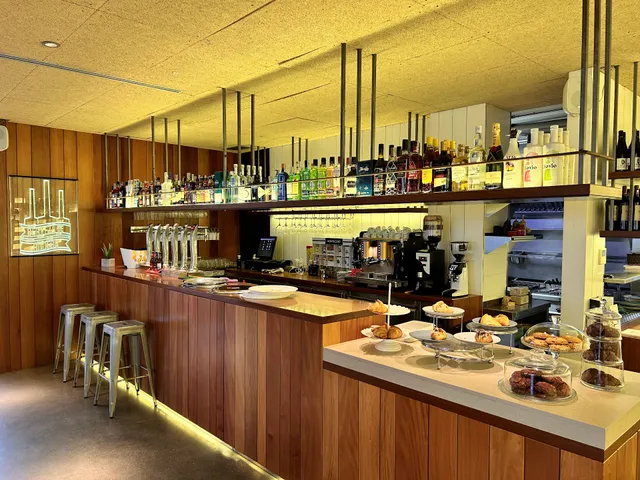 Ardora rest-club / Restaurante & Cócteleria