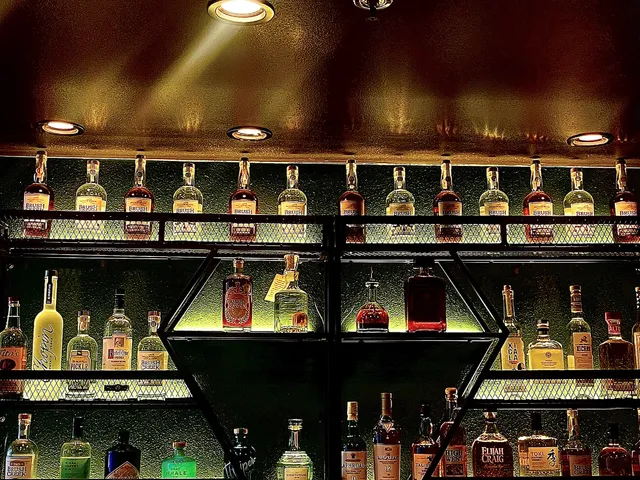 The Lounge | E3 Kitchen + Social Club