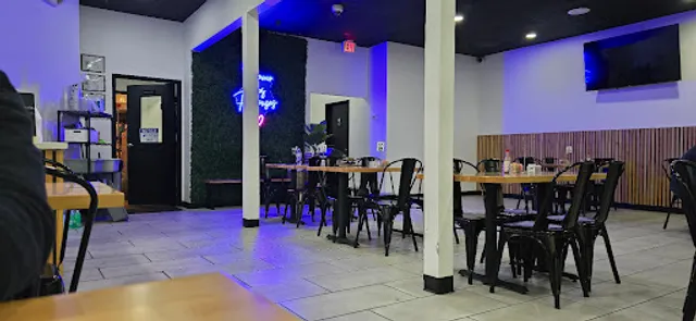 Pupuseria El Chivazo Salvadorian Restaurant