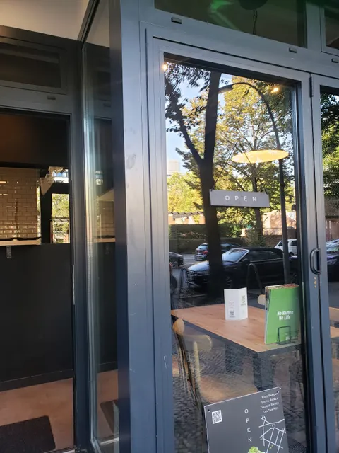 EArth Tokyo Japanese Ramen Restaurant Berlin1