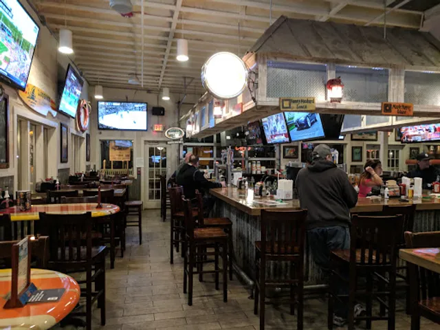 Hurricane Grill & Wings-Lindenhurst