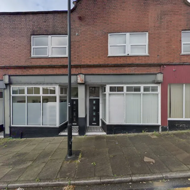 10 William Clowes St