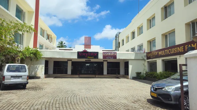 Vandayar Hotel