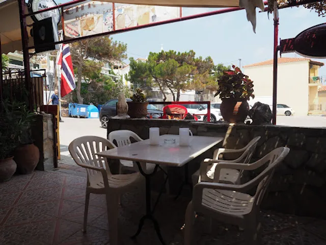 Christiane Snack Bar