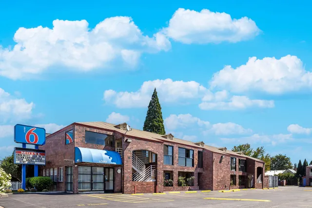 Motel 6 Canby, OR
