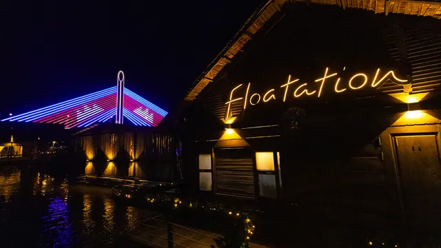 Floatation - Floating Bungalows