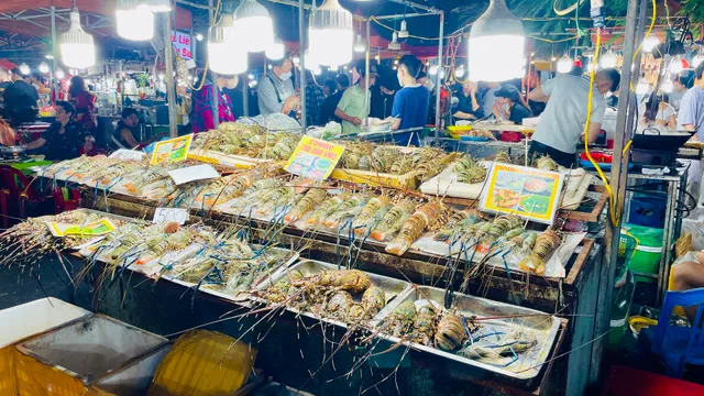 Taco NGON – Night Market Son Tra