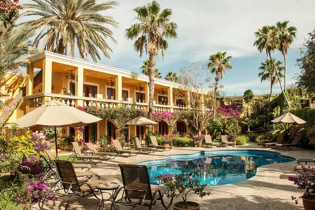 El Encanto Inn & Suites