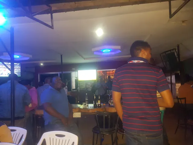 La Familiar Sports Pub