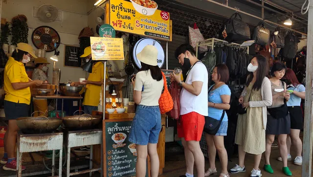 ชิ้นปั้นสด สาขา สวนจตุจักร pork meatballs