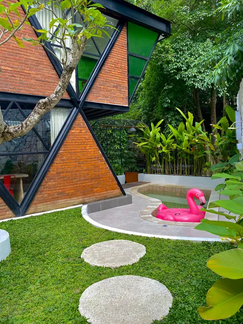 SAMPAI VILLA RUANG TEPI