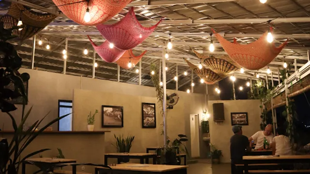 Favela Sunset Cafe & Bar