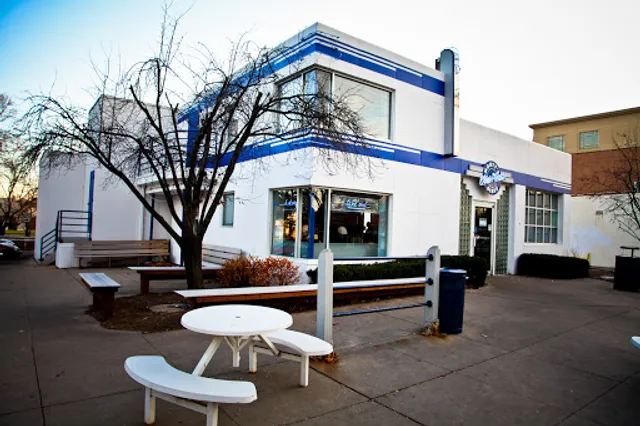 Monty's Blue Plate Diner