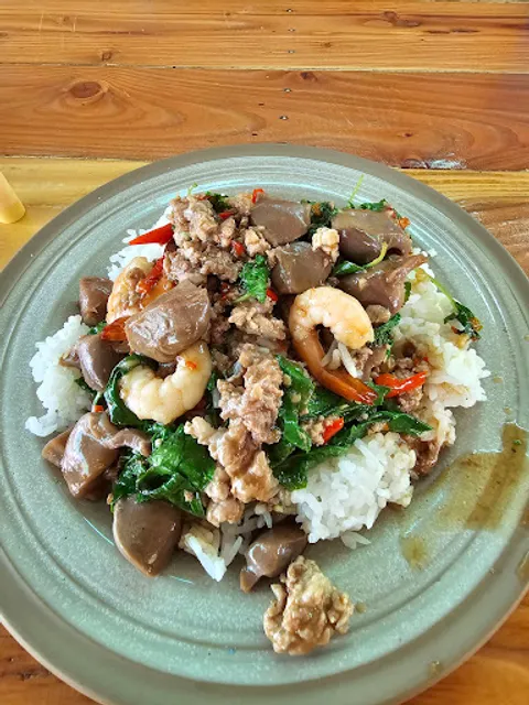 Som Tum Noodles & Pad Krapow