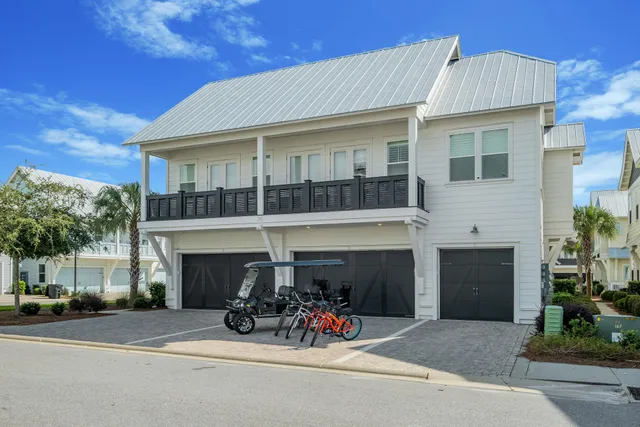 PROMINENCE "Land of the Sea" Vacation Rental