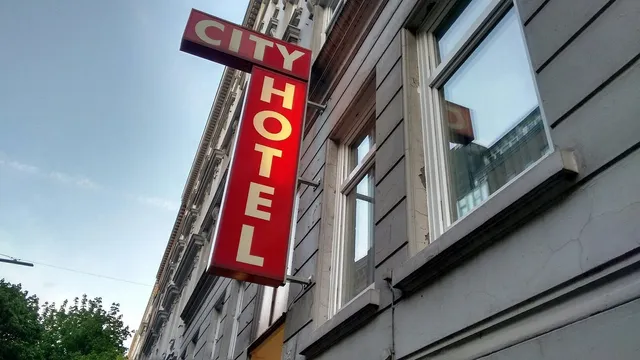 City Hotel