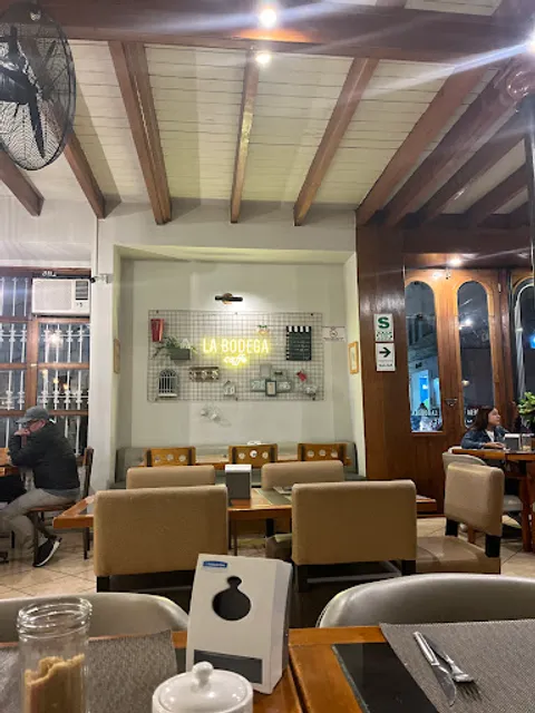La Bodega Caffe