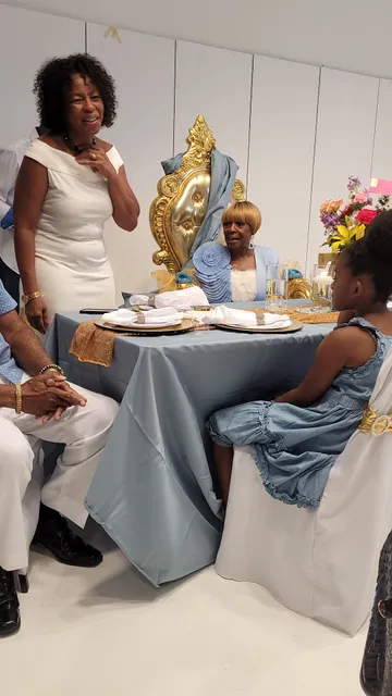 Bloomfield Village Shopping Center