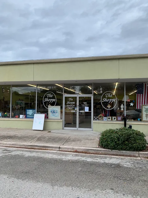 The Lee Conlee House Thrift Shoppe