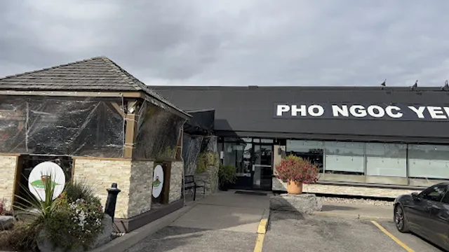 PHO NGOC YEN 2 Etobicoke