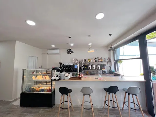 ANGELINA CAFE & PASTEL