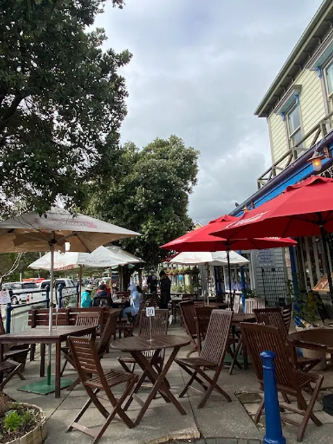 THAI Trading Rooms Asian fusion & Seafood Restaurant