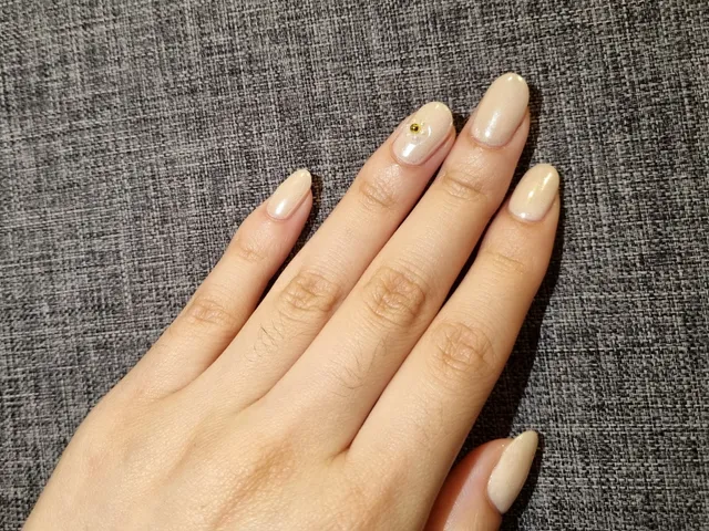 Tipsy Tulip Nail