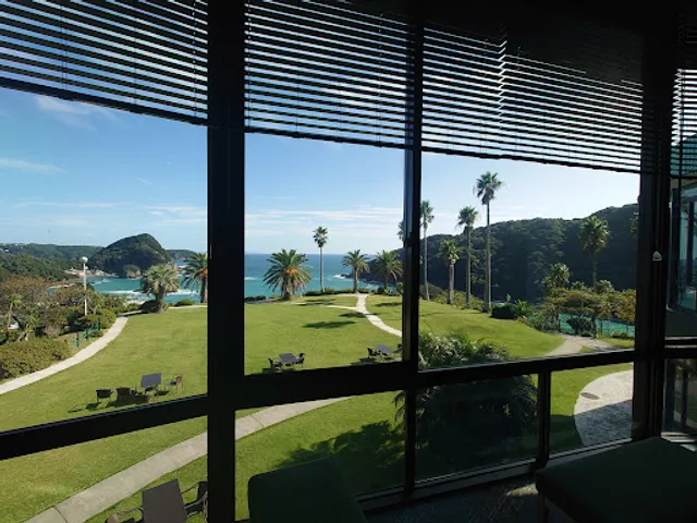 ラウンジ「ブルー・ナティエ」