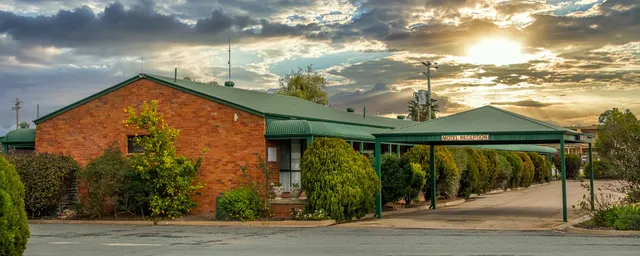 Deniliquin Country Club Motor Inn