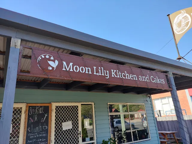 Moon Lily Kitchen and Cakes