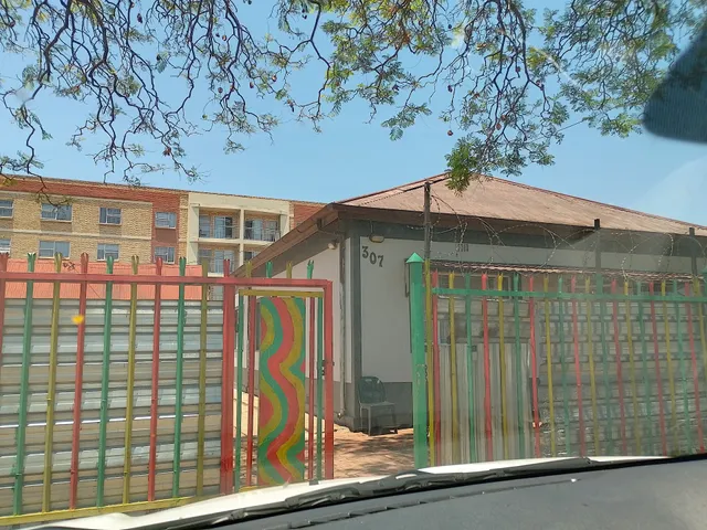 Las Palmas Day & Night Guest House