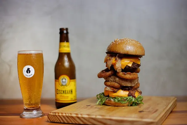 Hug Beer Burger