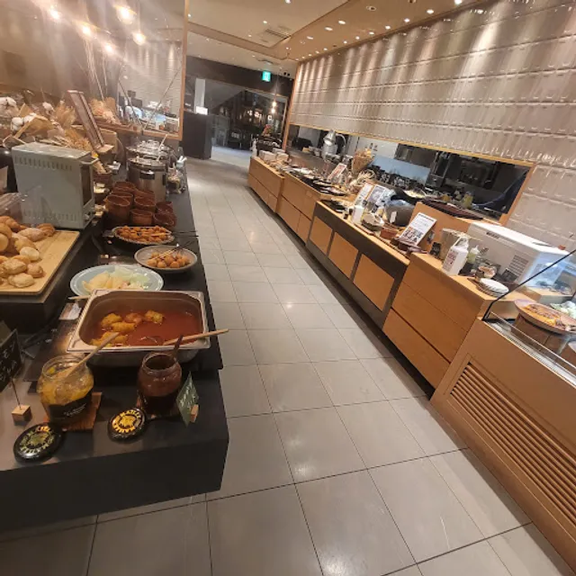 Beauty and Health Feast Buffet Flowers and Fruits