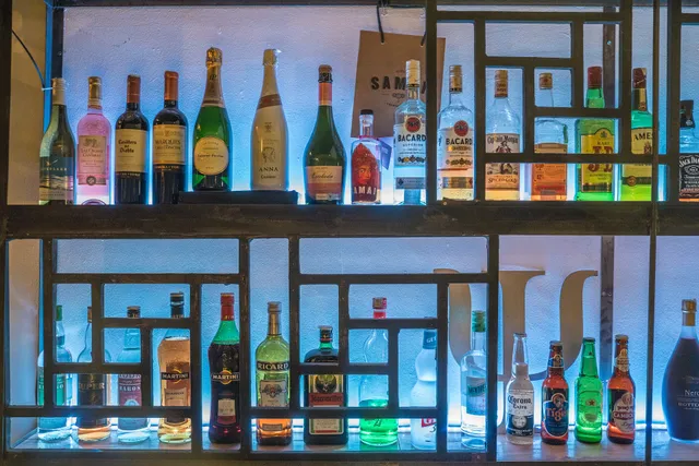 SOGA Café, Bistrot & School