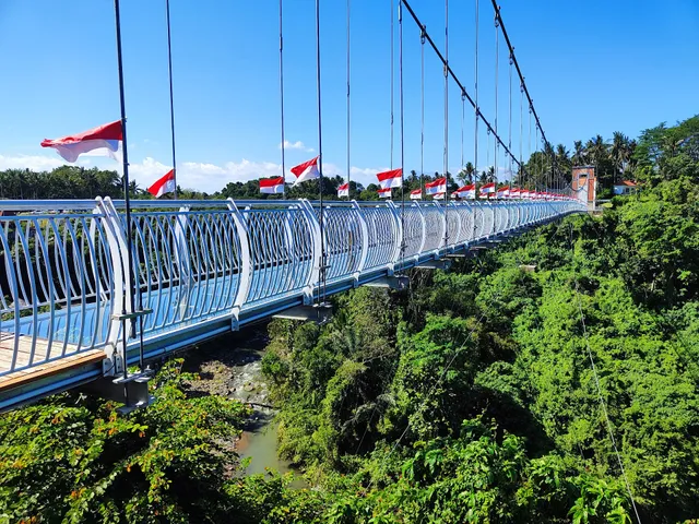 Jembatan kaca Bali Tegenungan /Bali Glass Bridge Main entrance