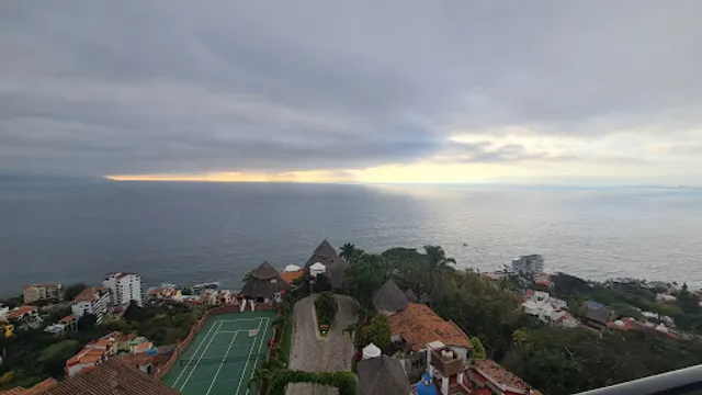 Fugu Sushi & Cocina Japonesa