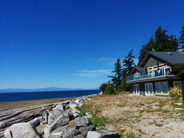 Absolute Heaven Oceanfront Suites